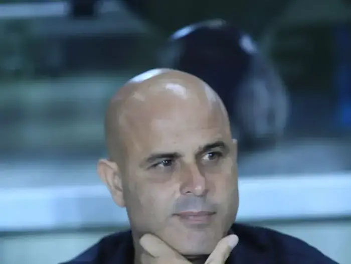 יוסי אבוקסיס מאמן הפועל תל אביב (מגד גוזני) יוסי אבוקסיס מאמן הפועל תל אביב (מגד גוזני)