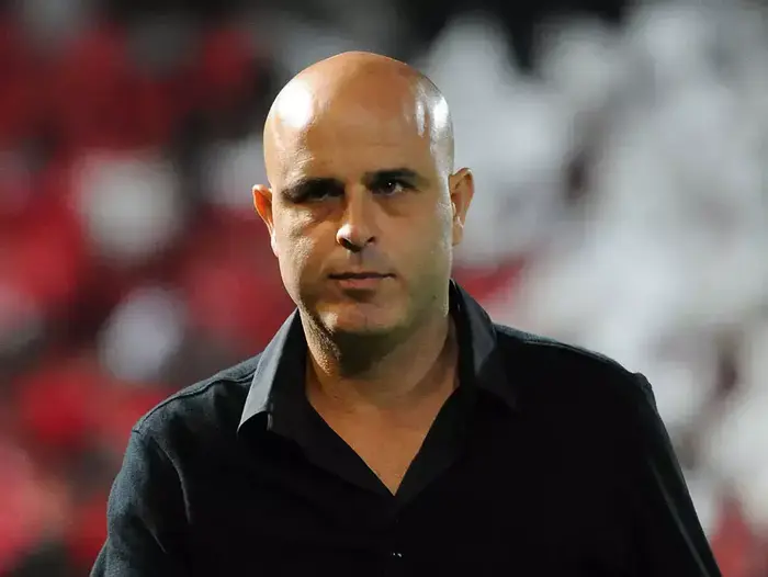 יוסי אבוקסיס מאמן הפועל תל אביב (ברני ארדוב) יוסי אבוקסיס מאמן הפועל תל אביב (ברני ארדוב)