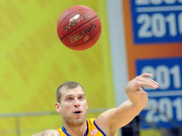 סרגיי מוניה שחקן חימקי מוסקבה (GettyImages , Ivan Korzhenevskiy) סרגיי מוניה שחקן חימקי מוסקבה (GettyImages , Ivan Korzhenevskiy)