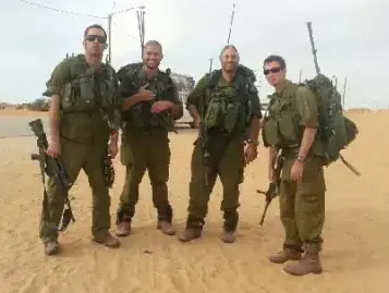 חיילי מילואים מתאמנים בבסיס צאלים (מערכת וואלה! NEWS , אמיר בוחבוט) חיילי מילואים מתאמנים בבסיס צאלים (מערכת וואלה! NEWS , אמיר בוחבוט)