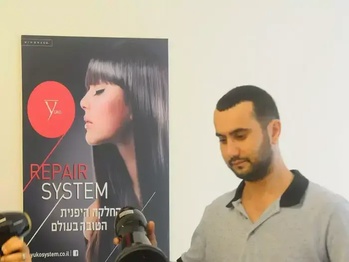 ליהיא גרינר ואמה מסתפרות (ברק פכטר) ליהיא גרינר ואמה מסתפרות (ברק פכטר)