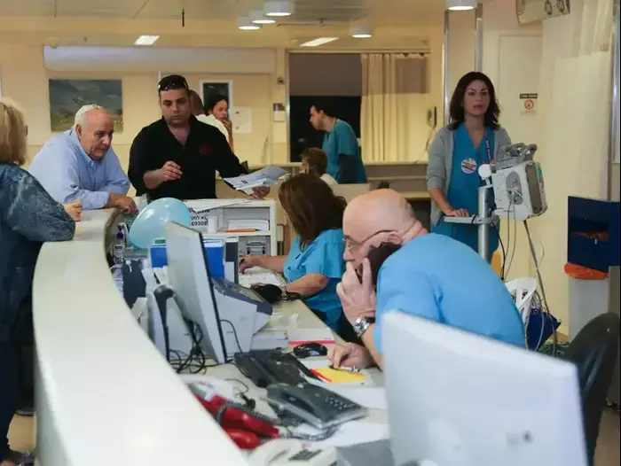 שביתת אחיות בבית החולים אסף הרופא, דצמבר 2012 (יח"צ , ערן גילוורג) שביתת אחיות בבית החולים אסף הרופא, דצמבר 2012 (יח"צ , ערן גילוורג)