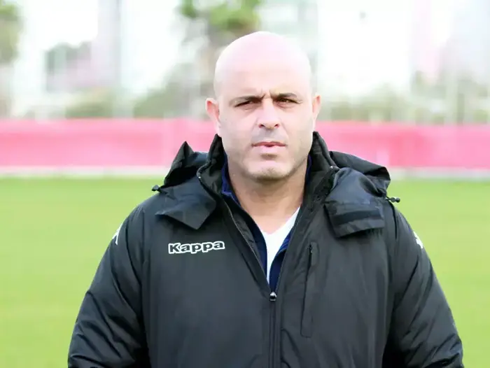 יוסי אבוקסיס מאמן הפועל תל אביב (קובי אליהו) יוסי אבוקסיס מאמן הפועל תל אביב (קובי אליהו)
