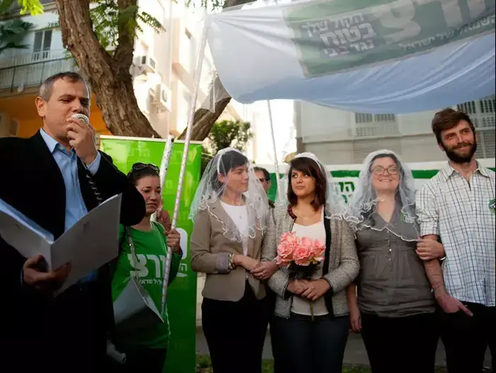 טקס נישואים אזרחי של מרצ, ינואר 2013 (בן קלמר) טקס נישואים אזרחי של מרצ, ינואר 2013 (בן קלמר)