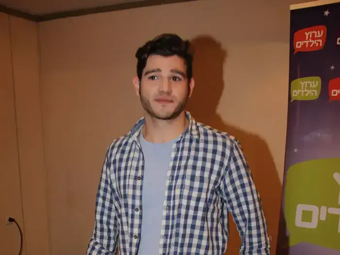 מאור שוויצר (ניר פקין) מאור שוויצר (ניר פקין)