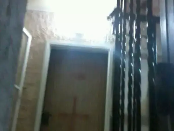 צלבים רוססו על דלתות הכניסה של בתי חרדים בשכונת נחלאות בירושלים, ינואר 2013 (חדשות 24) צלבים רוססו על דלתות הכניסה של בתי חרדים בשכונת נחלאות בירושלים, ינואר 2013 (חדשות 24)