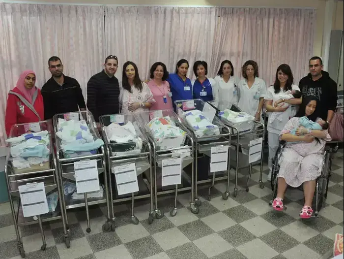 ארבעה זוגות תאומים בבית החולים בנהריה (יח"צ , בית החולים בנהריה) ארבעה זוגות תאומים בבית החולים בנהריה (יח"צ , בית החולים בנהריה)