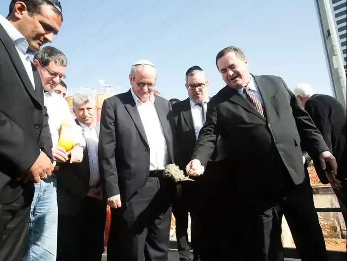 אבן פינה לרכבת הקלה בגוש דן: "הפעם זה אמיתי" (יח"צ) אבן פינה לרכבת הקלה בגוש דן: "הפעם זה אמיתי" (יח"צ)