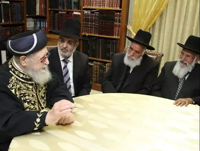 הרב עובדיה יוסף בפגישה עם רבני העדה התימנית (יח"צ) הרב עובדיה יוסף בפגישה עם רבני העדה התימנית (יח"צ)