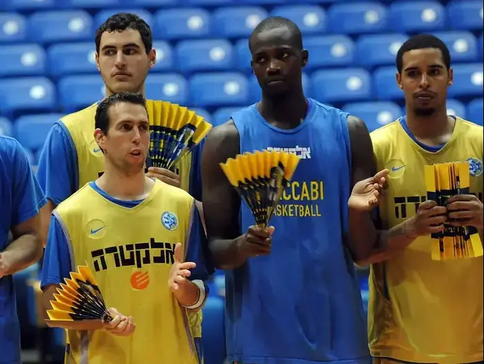 מורן רוט שון ג'יימס סילבן לנדסברג עידן זלמנסון מכבי תל אביב (ברני ארדוב) מורן רוט שון ג'יימס סילבן לנדסברג עידן זלמנסון מכבי תל אביב (ברני ארדוב)