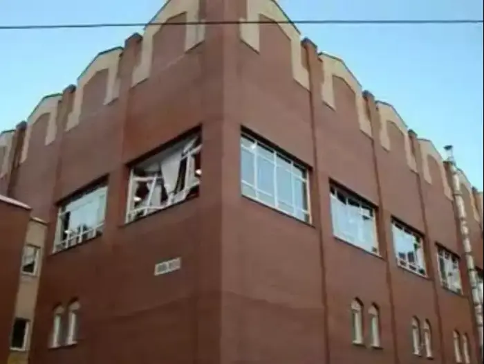 נזקים מפגיעת המטאור במחוז צ'ליבבינסק ברוסיה, 15 בפברואר 2013 (יח"צ , צילום: צילום חובבים) נזקים מפגיעת המטאור במחוז צ'ליבבינסק ברוסיה, 15 בפברואר 2013 (יח"צ , צילום: צילום חובבים)