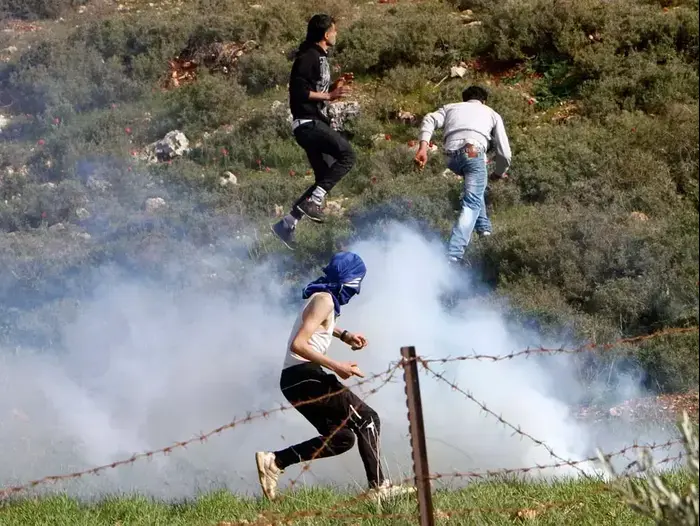 עימותים בין כוחות צה"ל ופלסטינים סמוך לכפר כוסרה (רויטרס) עימותים בין כוחות צה"ל ופלסטינים סמוך לכפר כוסרה (רויטרס)