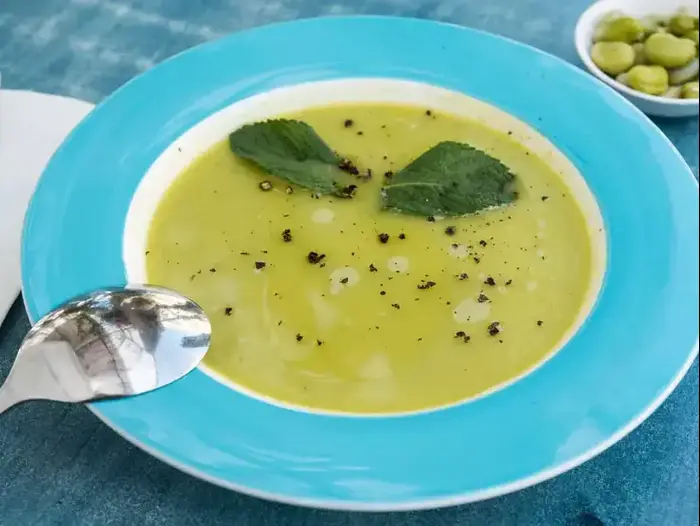 מרקים לפסח במטבחון (יח"צ , אילן עמיחי) מרקים לפסח במטבחון (יח"צ , אילן עמיחי)