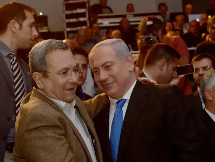 ראש הממשלה בנימין נתניהו נושא דברים בערב פרידה משר הביטחון אהוד ברק באוניברסיטת בר אילן בתל אביב. מרץ 2013 (לשכת העיתונות הממשלתית , אבי אוחיון) ראש הממשלה בנימין נתניהו נושא דברים בערב פרידה משר הביטחון אהוד ברק באוניברסיטת בר אילן בתל אביב. מרץ 2013 (לשכת העיתונות הממשלתית , אבי אוחיון)