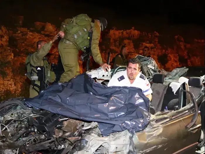מה שנשאר מהמכונית המרוסקת, הערב (שלומי גבאי) מה שנשאר מהמכונית המרוסקת, הערב (שלומי גבאי)