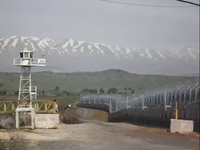 עמדת או"ם השבוע על רקע הגבול והרי החרמון המושלגים (מערכת וואלה! NEWS , אמיר בוחבוט) עמדת או"ם השבוע על רקע הגבול והרי החרמון המושלגים (מערכת וואלה! NEWS , אמיר בוחבוט)