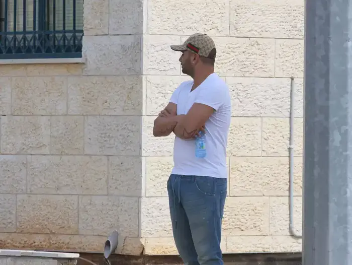 חלוץ בית"ר ירושלים ערן לוי מושעה מאימון הקבוצה (קובי אליהו , צילום ועריכה: קובי אליהו) חלוץ בית"ר ירושלים ערן לוי מושעה מאימון הקבוצה (קובי אליהו , צילום ועריכה: קובי אליהו)