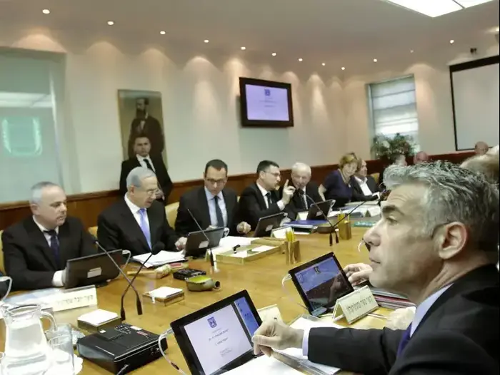 ישיבת ממשלה ראשונה באמת, אפריל 2013 (יח"צ , אלכס קולומויסקי) ישיבת ממשלה ראשונה באמת, אפריל 2013 (יח"צ , אלכס קולומויסקי)