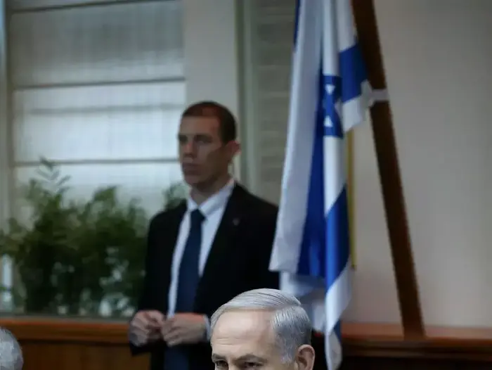 רוה"מ ביבי נתניהו בישיבת ממשלה, אפריל 2013 (מערכת וואלה! NEWS , ידיעות אחרונות
(עמית שאבי)) רוה"מ ביבי נתניהו בישיבת ממשלה, אפריל 2013 (מערכת וואלה! NEWS , ידיעות אחרונות
(עמית שאבי))