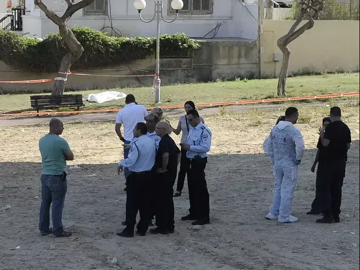 זירת הרצח באשדוד, אפריל 2013 (דייב בוימוביץ') זירת הרצח באשדוד, אפריל 2013 (דייב בוימוביץ')