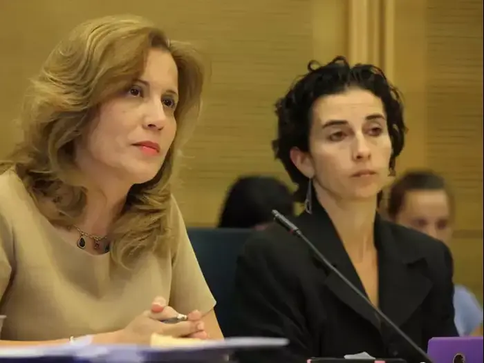 הועדה לקידום מעמד האישה דנה בהטרדות מיניות בתקשורת, מאי 2013 (יח"צ , יואב דודקביץ) הועדה לקידום מעמד האישה דנה בהטרדות מיניות בתקשורת, מאי 2013 (יח"צ , יואב דודקביץ)