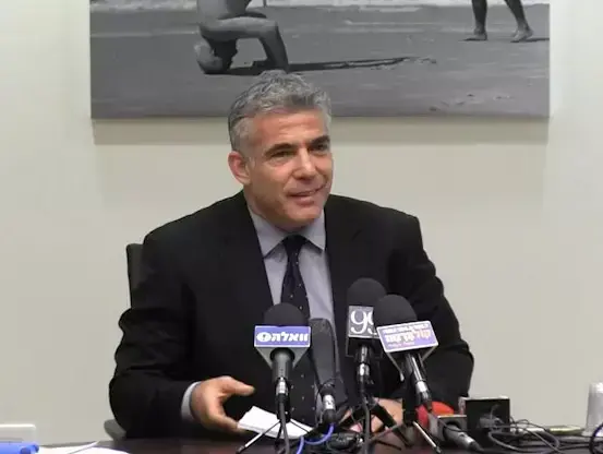 ביקורת על הגזירות של לפיד: "מתגעגעים לפוליטיקה הישנה" (דניאל בוק) ביקורת על הגזירות של לפיד: "מתגעגעים לפוליטיקה הישנה" (דניאל בוק)