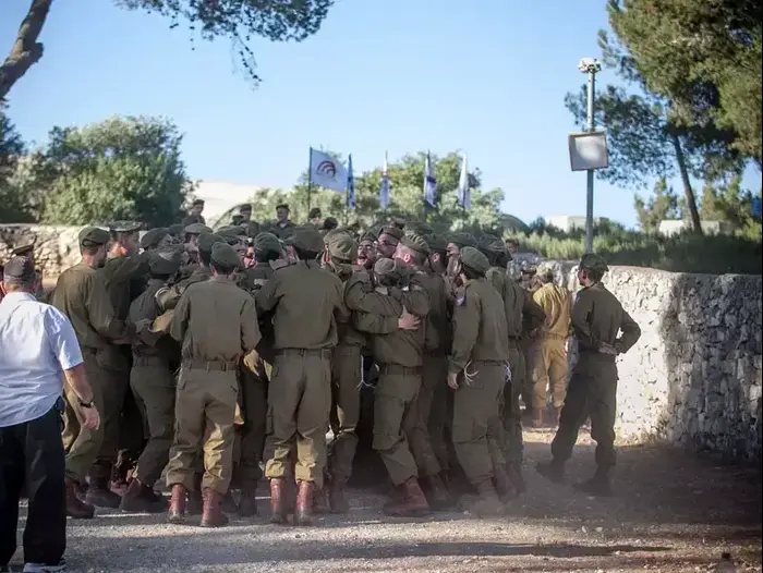 טקס השבעה של הנח"ל החרדי בגבעת התחמושת, מאי 2013 (נועם מושקוביץ) טקס השבעה של הנח"ל החרדי בגבעת התחמושת, מאי 2013 (נועם מושקוביץ)