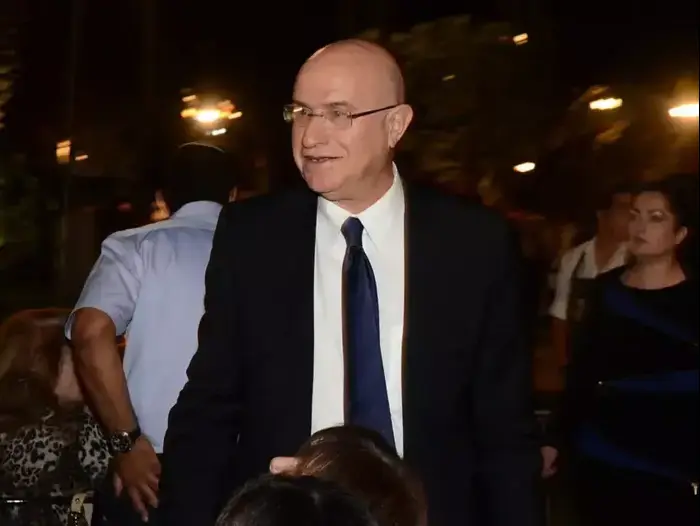 אבישי ברוורמן בחתונתם של ציפי חוטובלי ואור אלון. מאי 2013 (ניב אהרונסון) אבישי ברוורמן בחתונתם של ציפי חוטובלי ואור אלון. מאי 2013 (ניב אהרונסון)