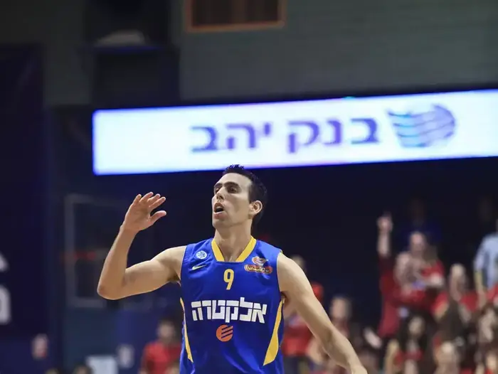 שחקן מכבי תל אביב מורן רוט (מגד גוזני) שחקן מכבי תל אביב מורן רוט (מגד גוזני)