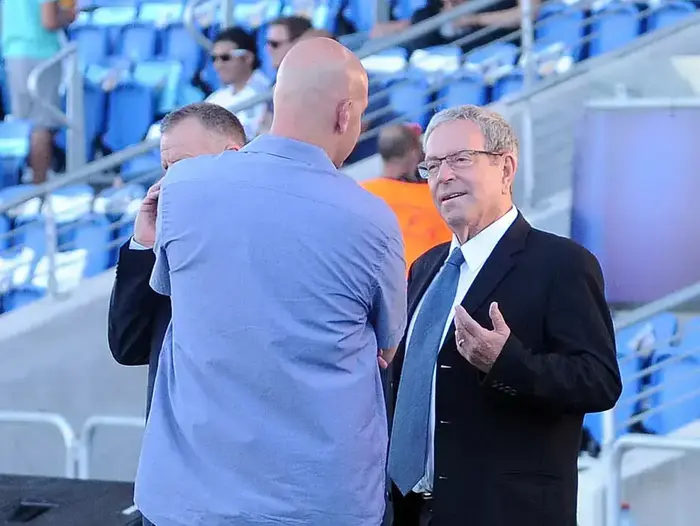 שדר הספורט יורם ארבל (ברני ארדוב) שדר הספורט יורם ארבל (ברני ארדוב)