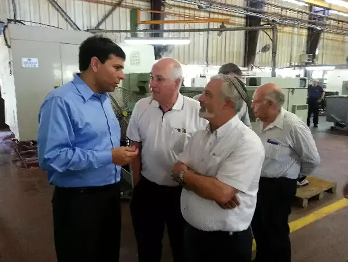 מאות עובדים יקיימו מחר הפגנת ענק בכניסה לקריית שמונה במחאה על קיצוץ בתקציב המרכבה והקפאת הזמנות מצד משרד הביטחון. (יח"צ , באדיבות עיריית קרית שמונה) מאות עובדים יקיימו מחר הפגנת ענק בכניסה לקריית שמונה במחאה על קיצוץ בתקציב המרכבה והקפאת הזמנות מצד משרד הביטחון. (יח"צ , באדיבות עיריית קרית שמונה)