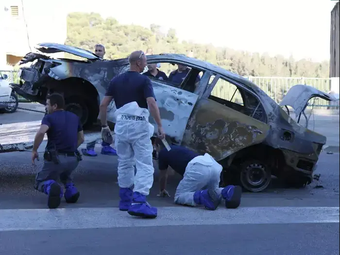 זירת פיצוץ הרכב במגדל העמק, יולי 2013 (שלומי גבאי) זירת פיצוץ הרכב במגדל העמק, יולי 2013 (שלומי גבאי)