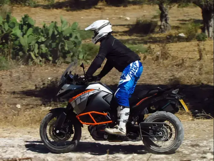 מבחן אופנוע שטח KTM אדוונצ'ר 1200 (קובי ליאני) מבחן אופנוע שטח KTM אדוונצ'ר 1200 (קובי ליאני)