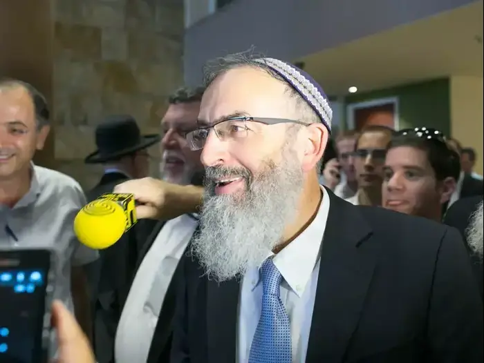 הרב דוד סתיו בבחירות לרבנות הראשית. יולי 2013 (נועם מושקוביץ)