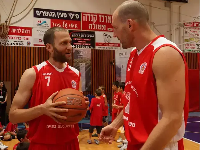 שחקני הפועל גליל עליון לשעבר, דורון שפר, עידו קוז'יקרו (דרור פיקלני) שחקני הפועל גליל עליון לשעבר, דורון שפר, עידו קוז'יקרו (דרור פיקלני)