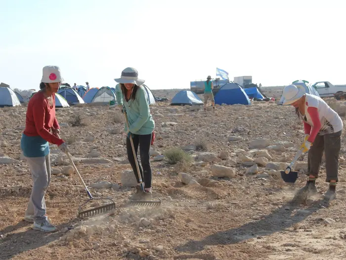 חברי גרעין הראל הקימו התישבות בהר אלדד. אוגוסט 2013 (מערכת וואלה! NEWS , אופיר שפיגל תקשורת וקשרי ממשל) חברי גרעין הראל הקימו התישבות בהר אלדד. אוגוסט 2013 (מערכת וואלה! NEWS , אופיר שפיגל תקשורת וקשרי ממשל)