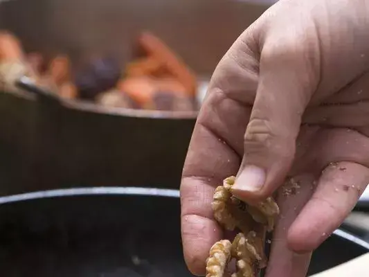 אורז עם רימונים של אורלי פלאי (נמרוד סונדרס) אורז עם רימונים של אורלי פלאי (נמרוד סונדרס)