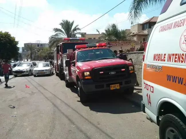 שני ילדים נשרפו ופונו במצב קשה בבית בכפר מנדא, ספטמבר 2013 (יח"צ , בוקרא) שני ילדים נשרפו ופונו במצב קשה בבית בכפר מנדא, ספטמבר 2013 (יח"צ , בוקרא)