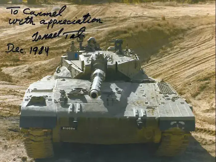 גלויה חתומה מאלוף ישראל טל לכרמל לוי (סריקה , באדיבות כרמל לוי) גלויה חתומה מאלוף ישראל טל לכרמל לוי (סריקה , באדיבות כרמל לוי)