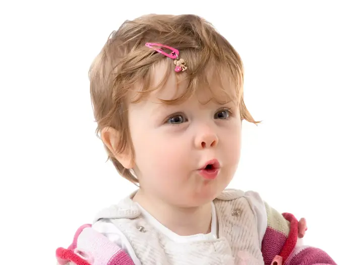 פעוטה מדברת (ShutterStock)