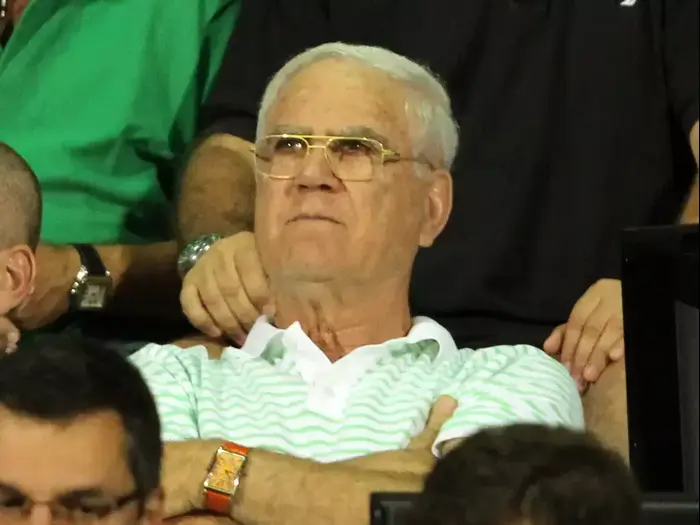 המנהל המקצועי של מכבי תל אביב ג'ורדי קרויף יחד עם ג'ק אנגלידיס (אדריאן הרבשטיין) המנהל המקצועי של מכבי תל אביב ג'ורדי קרויף יחד עם ג'ק אנגלידיס (אדריאן הרבשטיין)