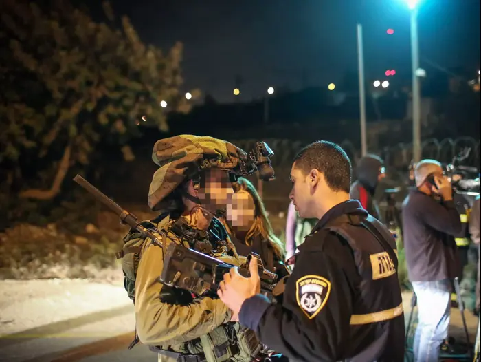ילדה בת תשע נפצעה קל בפיגוע ביישוב פסגות, 5 באוקטובר 2013 (נועם מושקוביץ) ילדה בת תשע נפצעה קל בפיגוע ביישוב פסגות, 5 באוקטובר 2013 (נועם מושקוביץ)