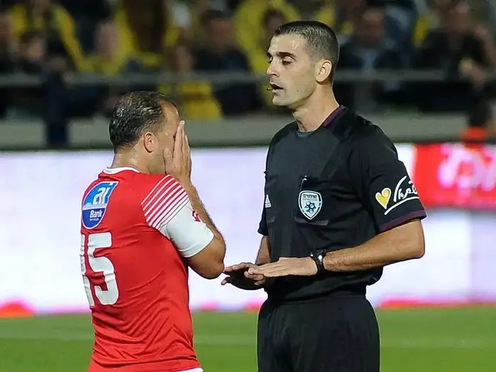 השופט ארז פפיר עם חאלד חלאיילה בני סכנין (ברני ארדוב) השופט ארז פפיר עם חאלד חלאיילה בני סכנין (ברני ארדוב)