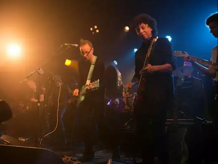 wire בהופעה (נמרוד סונדרס) wire בהופעה (נמרוד סונדרס)