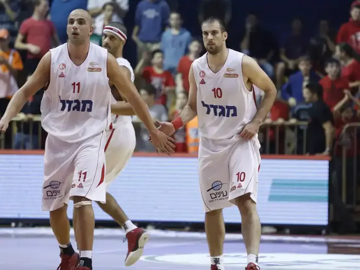 שחקני הפועל ירושלים יותם הלפרין, אלישי כדיר (מגד גוזני) שחקני הפועל ירושלים יותם הלפרין, אלישי כדיר (מגד גוזני)