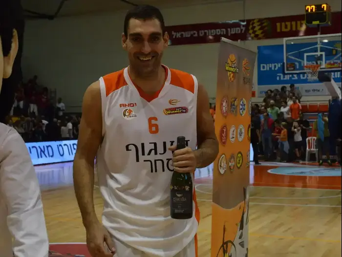 טל דן שחקן עירוני נס ציונה (ניב אהרונסון)