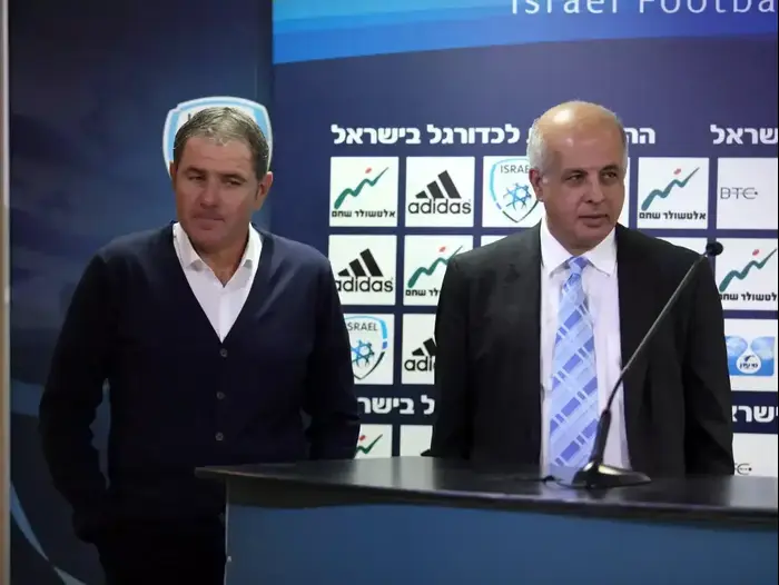 אלי גוטמן מאמן נבחרת ישראל עם יו"ר ההתאחדות אבי לוזון (יוסי ציפקיס) אלי גוטמן מאמן נבחרת ישראל עם יו"ר ההתאחדות אבי לוזון (יוסי ציפקיס)