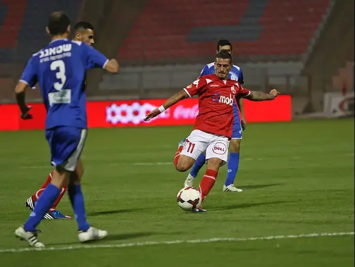 מאור בוזגלו שחקן הפועל באר שבע במשחק מול הפועל ניר רמת השרון (רוני לבנה) מאור בוזגלו שחקן הפועל באר שבע במשחק מול הפועל ניר רמת השרון (רוני לבנה)