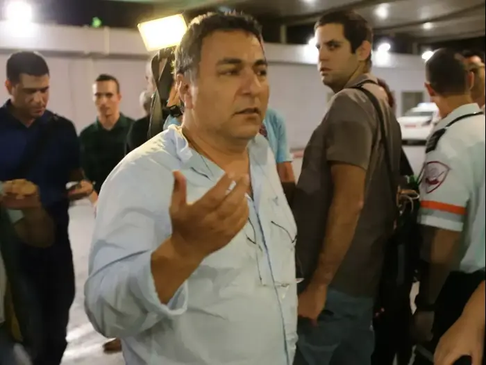 מתבשרים על מותו של הזמר אריק איינשטיין. בית החולים איכילוב, תל אביב 26.11.13 (יותם רונן) מתבשרים על מותו של הזמר אריק איינשטיין. בית החולים איכילוב, תל אביב 26.11.13 (יותם רונן)