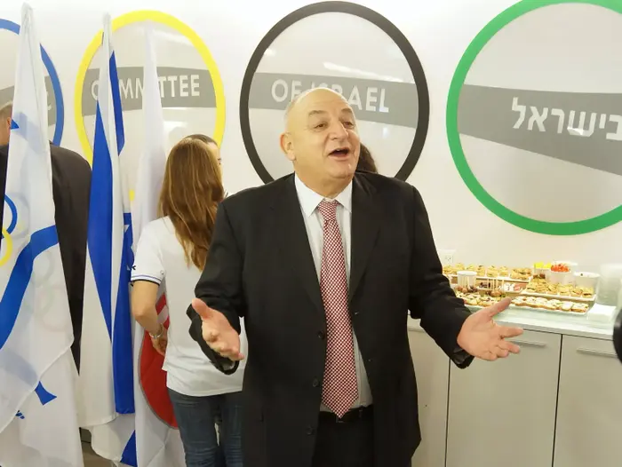 איש העסקים יצחק תשובה (דרור פיקלני) איש העסקים יצחק תשובה (דרור פיקלני)